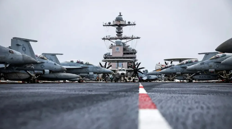 Portaaviones estadounidenses en el Caribe.