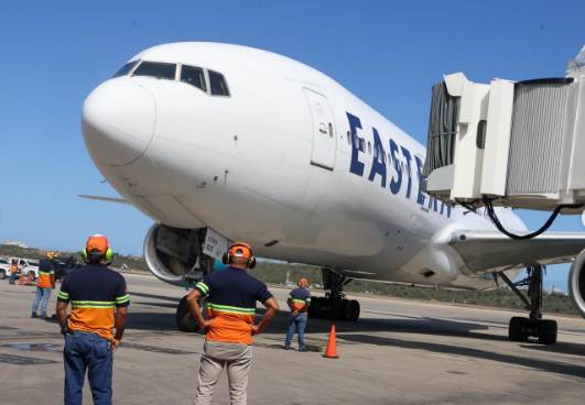 Migrantes venezolanos llegando al aeropuerto en el programa Retorno a la Patria