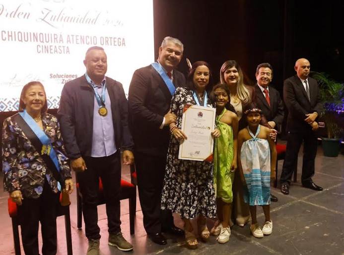 Por otra parte, el Zulia refuerza su red hospitalaria con la inauguración de las emergencias de Adultos y Pediátrica, además de una moderna Unidad de Terapia Intensiva Neonatal. En este sentido, durante sus declaraciones, Luis Caldera enfatizó que la región se encamina decididamente hacia la paz y la recuperación económica. Asimismo, el mandatario señaló que el Día de la Zulianidad es la oportunidad perfecta para fomentar el reconocimiento y la unión entre todos los ciudadanos. "El Zulia posee el potencial humano para consolidarse como el estado referente del país", afirmó el gobernador. De igual manera, ratificó que su plan de gestión mantendrá un enfoque prioritario en la optimización de los servicios públicos y la protección integral del Lago de Maracaibo. En consecuencia, estas obras representan un paso firme hacia la reconstrucción del bienestar regional