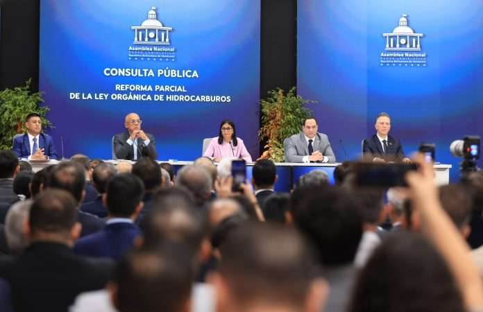 Infografía de la proyección de producción petrolera en Venezuela mediante contratos CPP