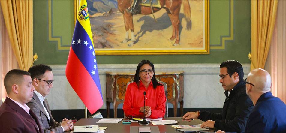 Delcy Rodríguez anuncia ingresos por venta de petróleo en Venezuela para estabilización económica