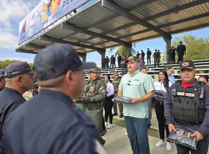Unidades motorizadas y patrullas listas para el despliegue de seguridad en sectores estratégicos