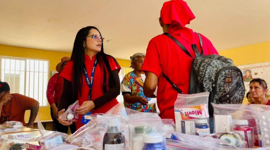 Personal médico de la DGS realizando jornadas de salud en Maracaibo, sector Santa Inés