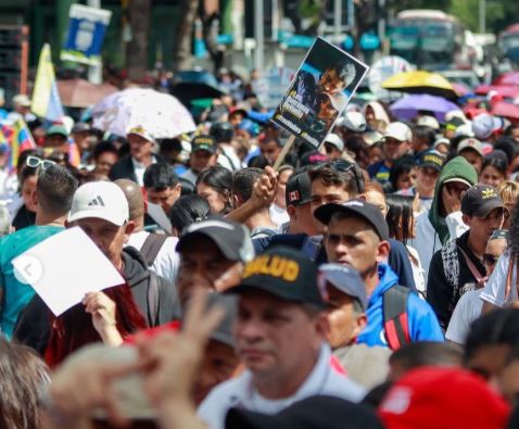 Marcha de médicos y enfermeras en Caracas en apoyo a Nicolás Maduro.
