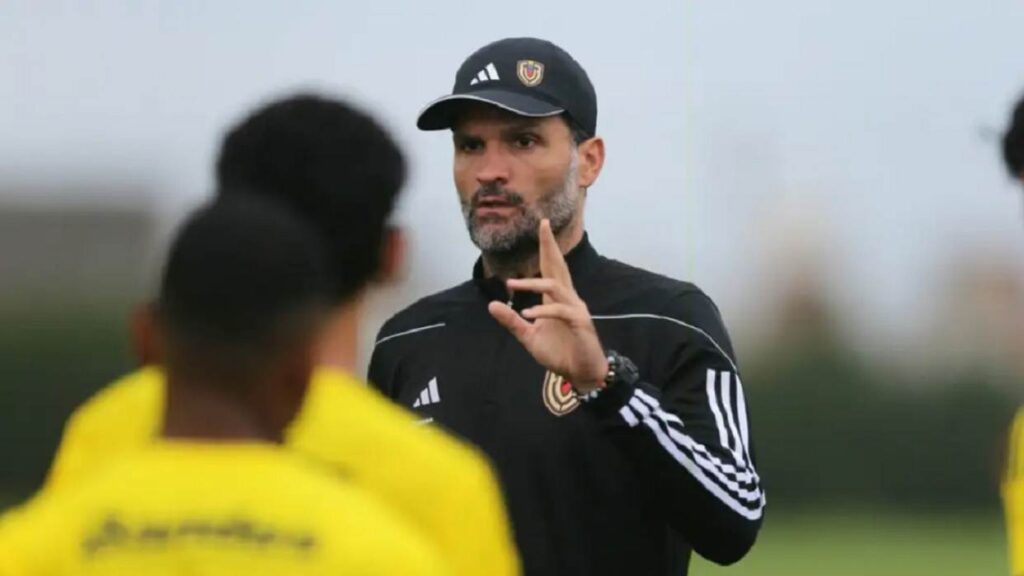 Oswaldo Vizcarrondo presentado como nuevo entrenador de la Selección de Venezuela (Vinotinto)