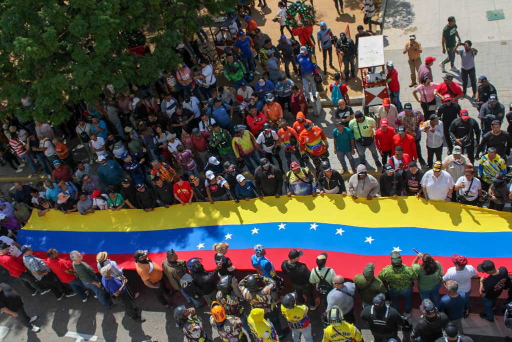 Pueblo zuliano Maracaibo concentración Plaza Bolívar por liberación de Maduro
