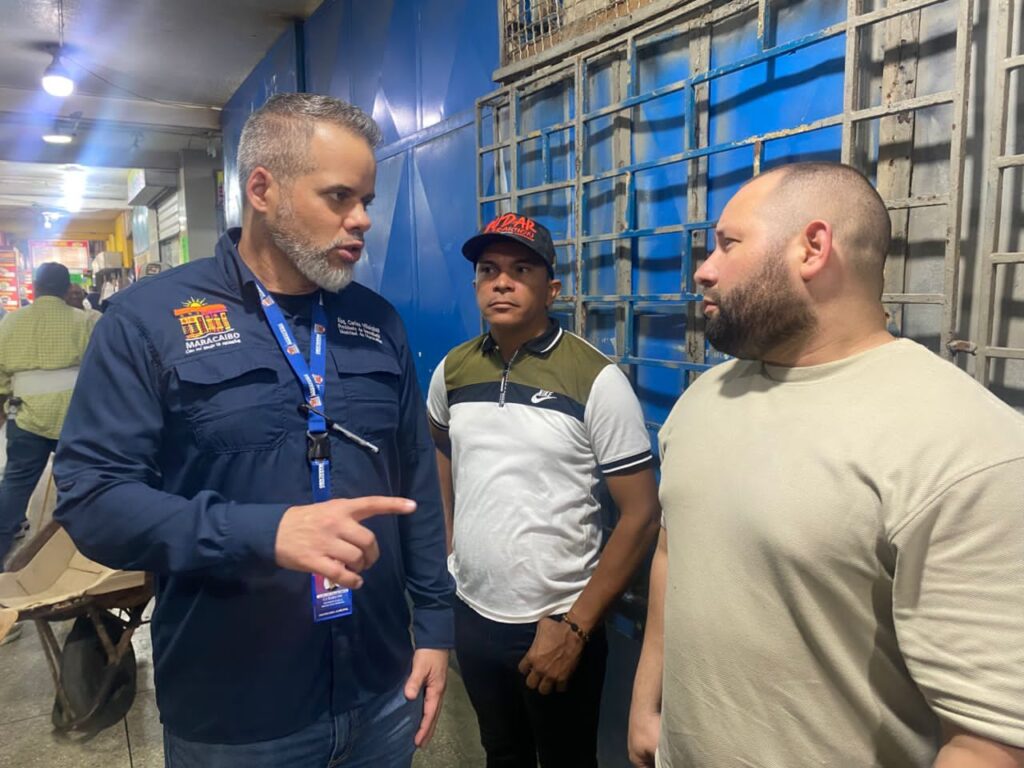Operativo de gestión de mercados municipales para la numeración y censo de locales en Maracaibo.