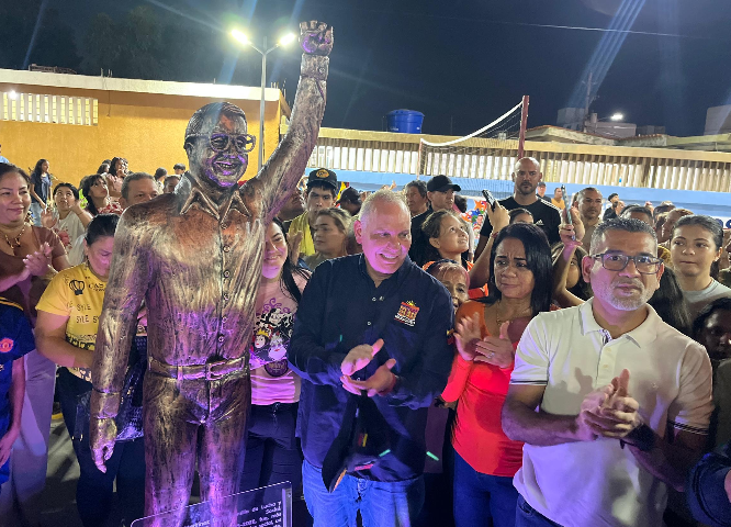 inauguran plaza jean carlos martínez