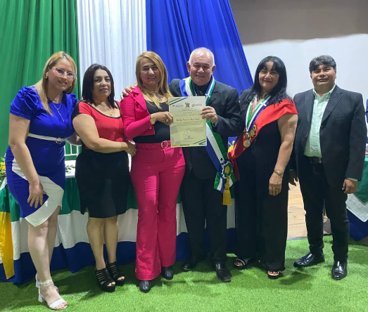Premian a docentes de Mara