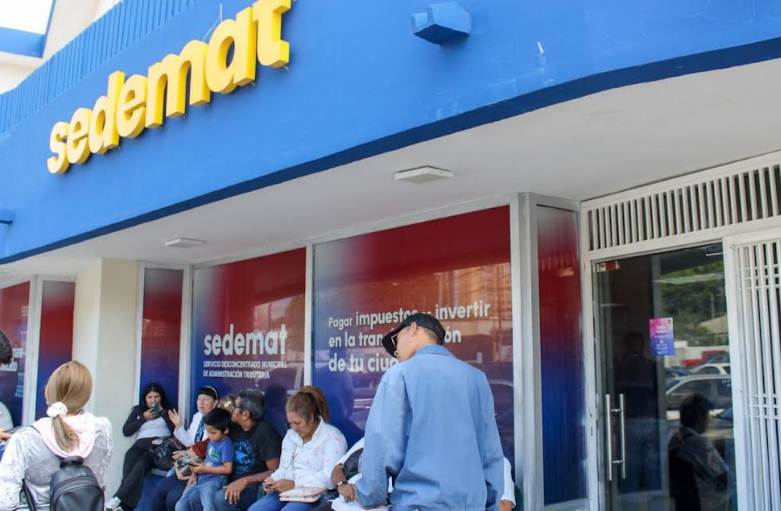 Fachada de la oficina del Sedemat Maracaibo durante jornada de atención