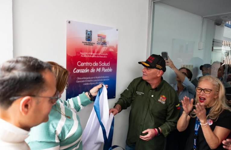Inauguración del centro de salud Corazón de mi Pueblo por el alcalde Gian Carlo Di Martino en Maracaibo