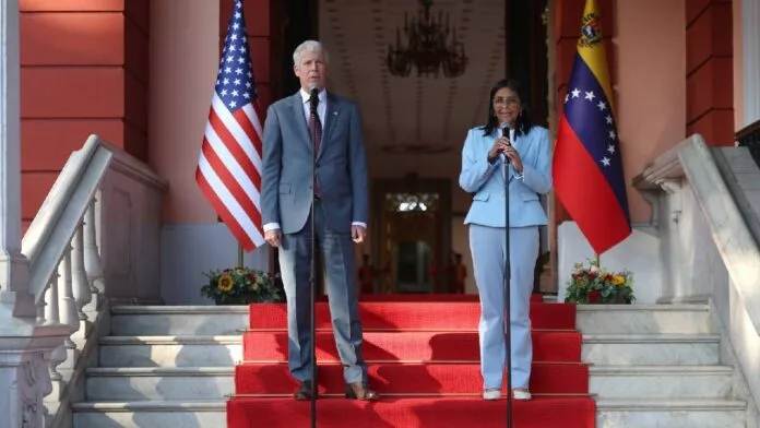 Reunión Delcy Rodríguez y Christopher Wright en el Palacio de Miraflores por agenda energética