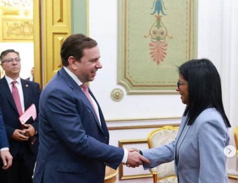 Reunión de trabajo entre la presidenta encargada Delcy Rodríguez y directivos de Shell en Caracas