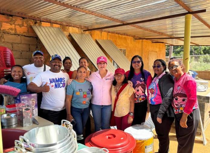 Entrega de dotación para seguridad alimentaria en el Zulia por la primera dama Roselyn de Caldera