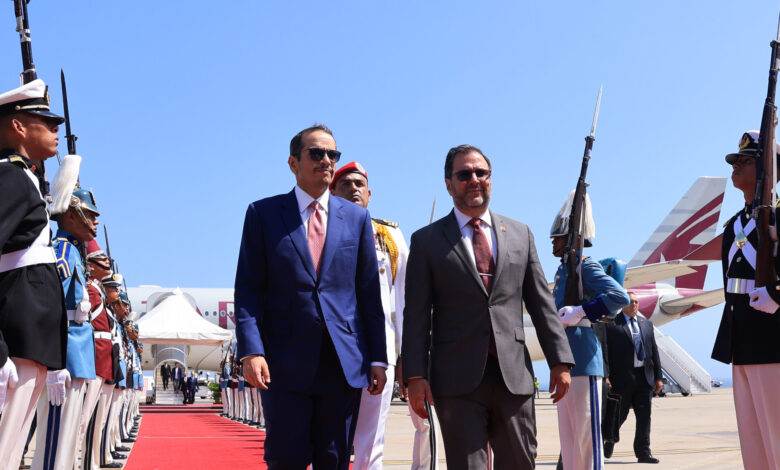 Canciller Yván Gil recibe al Primer ministro de Qatar en el aeropuerto de Maiquetía, Venezuela para fortalecer las relaciones