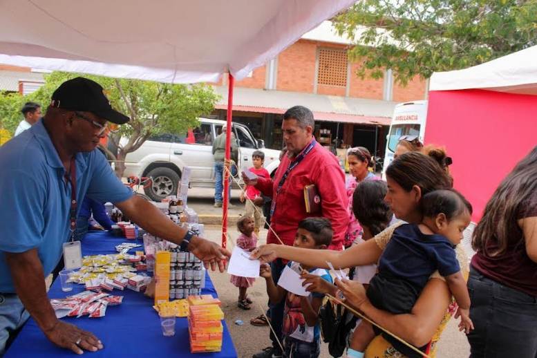 Jornada de salud y atención social de la Alcaldía de Maracaibo en el Mercado Simón Bolívar