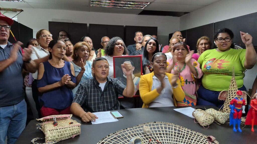 Comuneros del Zulia convocan a la Consulta Nacional del 8 de marzo en asamblea popular.