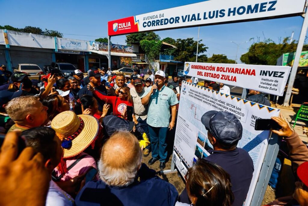 Inauguración del Plan Estadal de Asfaltado en el corredor Luis Hómez por el gobernador Luis Caldera.