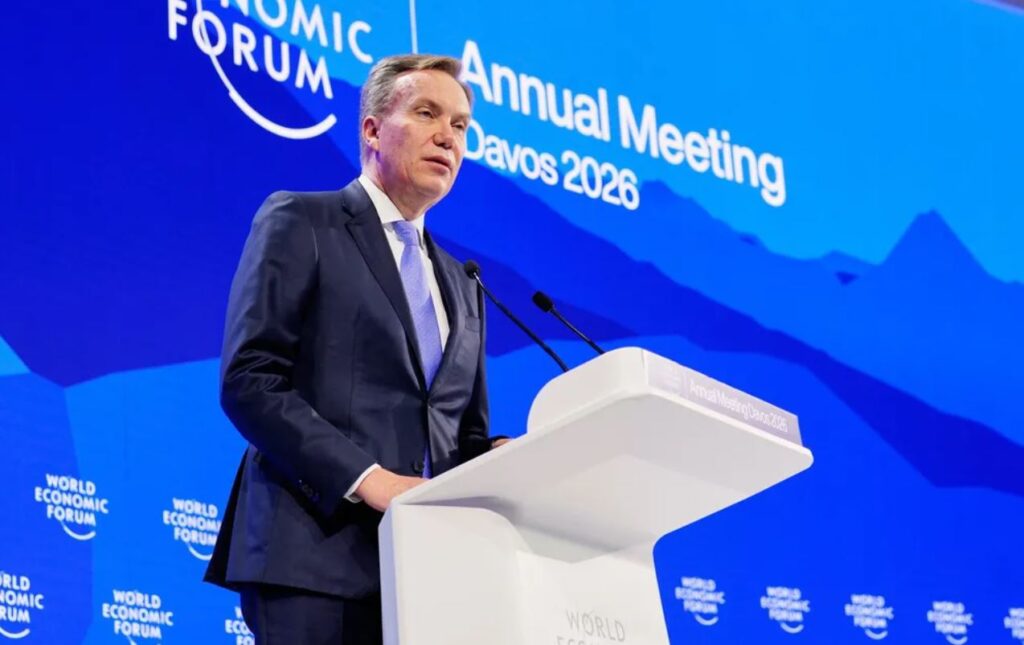 Presidente del Foro Económico Mundial renuncia tras revelaciones sobre vínculos con Jeffrey Epstein