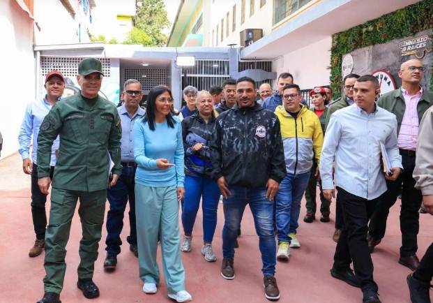 Delcy Rodríguez lidera reunión comunal en La Pastora para la Consulta Popular 2026 en Venezuela