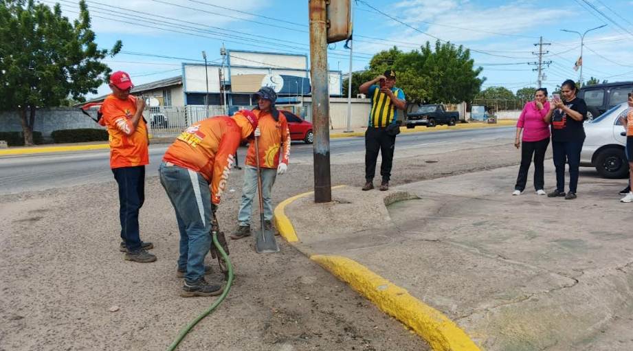 Cuadrillas de IPMGAS realizando trabajos de gas doméstico en el municipio San Francisco, Zulia
