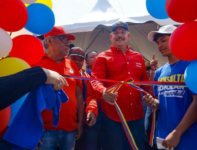 El Gobernador Caldera impulsando el "Obratón Comunal" en beneficio de las comunidades y la juventud