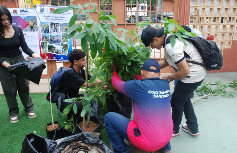 Jornada de siembra día de la educación ambiental