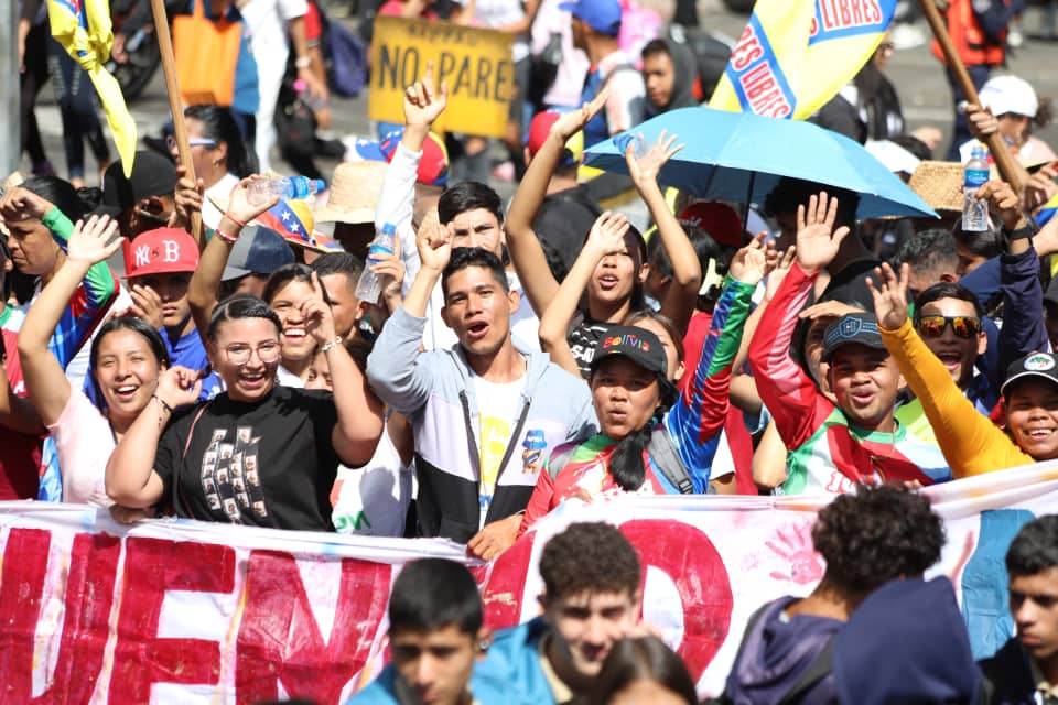 La juventud venezolana participando en manifestaciones a favor del futuro y la innovación