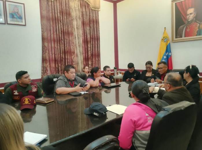 Legislador José Sierra en reunión de seguridad ciudadana en el CLEZ, estado Zulia