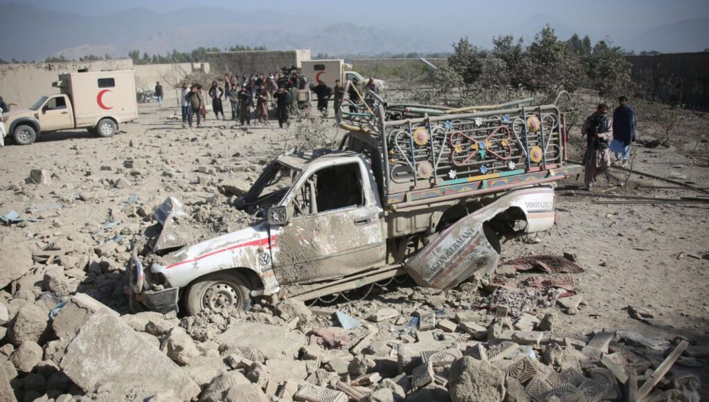 Pakistán declara “guerra abierta” a Afganistán y bombardea Kabul: reportan más de 130 muertos