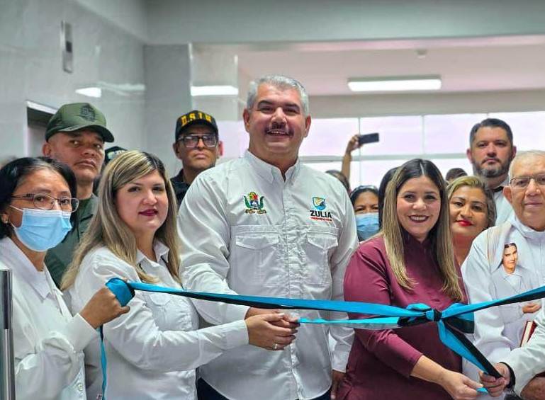 Gobernador Luis Caldera inaugura sala de hospitalización rehabilitada en el Hospital General del Sur de Maracaibo
