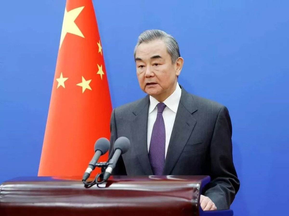Reunión diplomática entre China y EAU por crisis en Irán