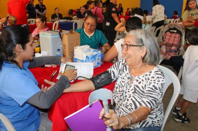 Jornada de salud integral para adultos mayores en el edificio municipal de Maracaibo
