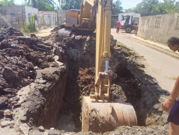 Cuadrillas de Samas y camiones vacuum realizan mantenimiento de colectores de aguas servidas en San Rafael de El Moján