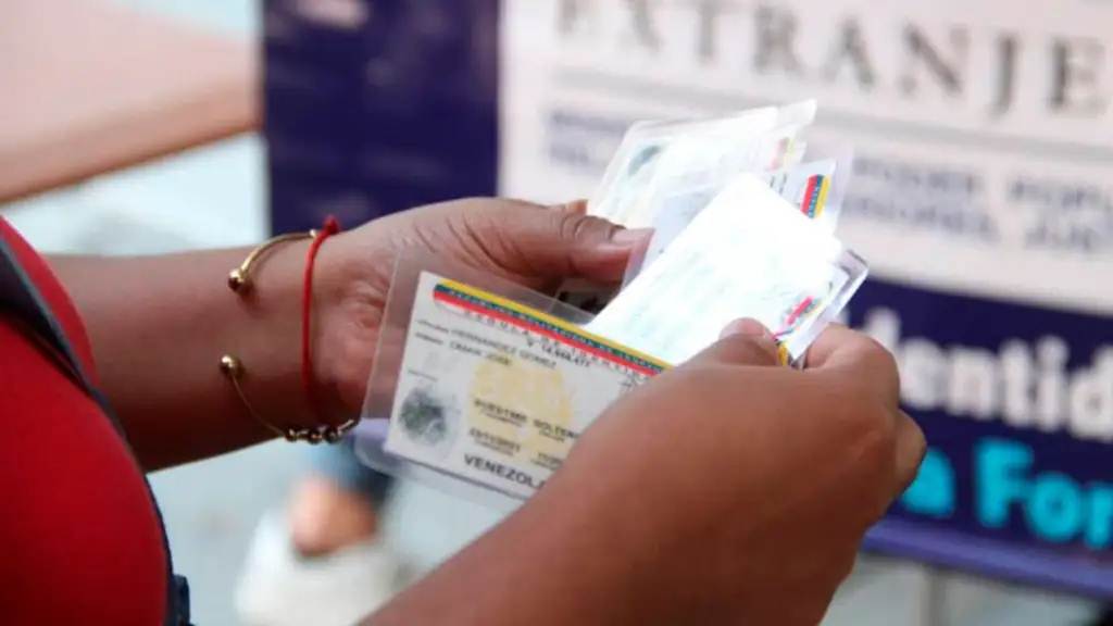 Unidades móviles del Saime para operativo de cedulación en comunidades de Venezuela