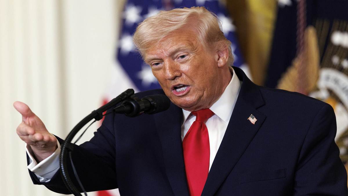 Trump amenaza con atacar isla de Irán