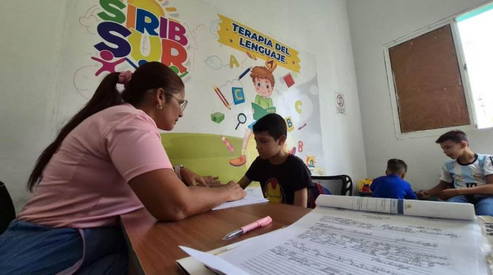 Siribsur con atención médica infantil en San Francisco Zulia