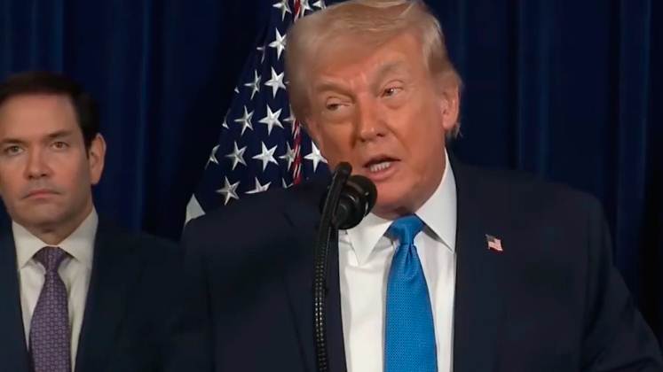 Donald Trump en conferencia de prensa sobre la situación en Irán y Venezuela