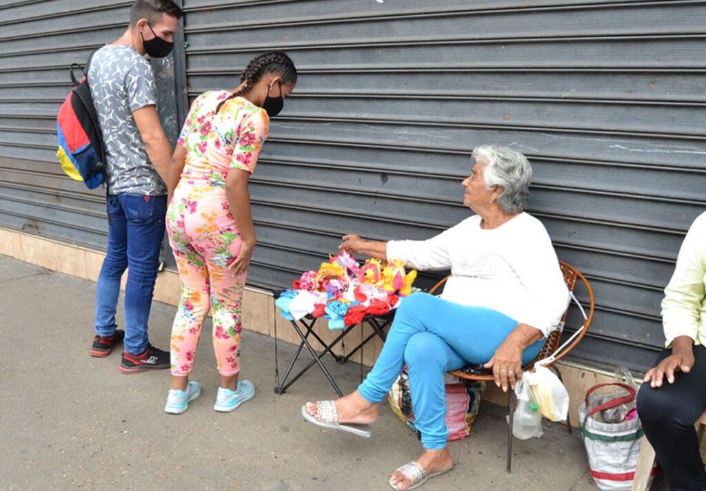 Aumenta número de adultos mayores que regresan a trabajar por necesidad, alerta Convite