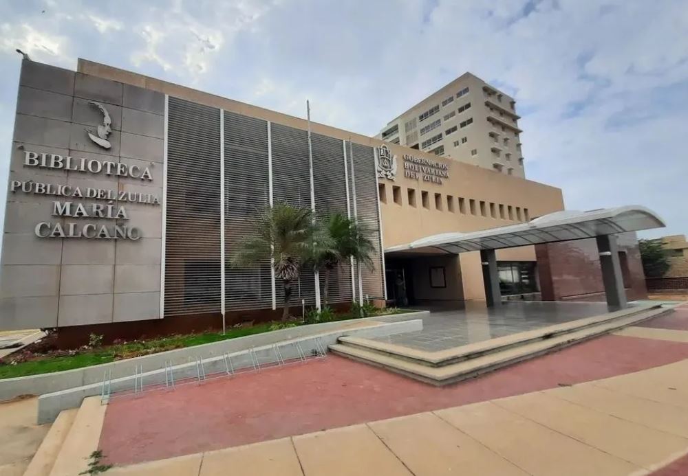 Biblioteca Pública del Zulia María Calcaño convierte sus espacios en sala de cine