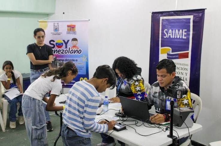 Operativo de cedulación por primera vez para niños en Plaza para Todos, Maracaibo