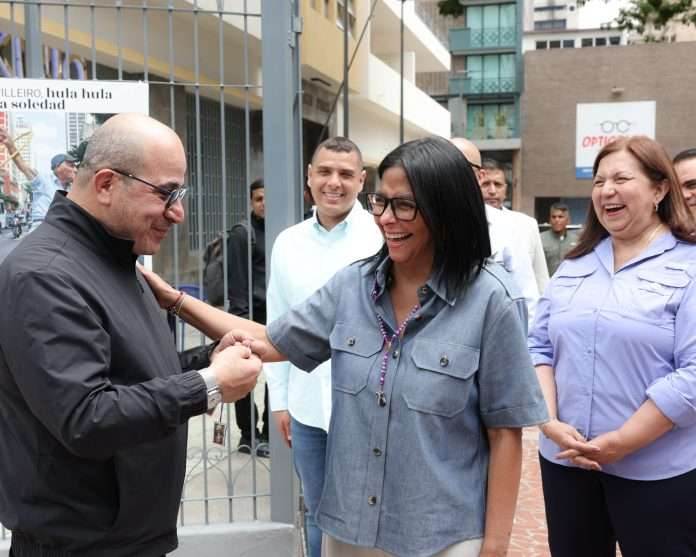 Autoridades venezolanas inspeccionan la Iglesia de la Candelaria en inicio de Semana Santa