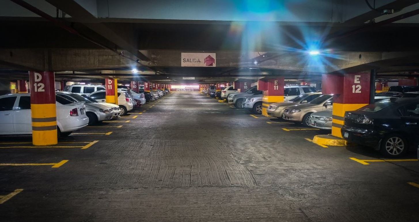 Asamblea Nacional propone revisar tarifas de estacionamientos por denuncias de cobros excesivos