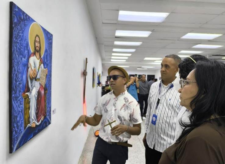 Obras de arte sacro exhibidas en el Museo Luis Chacón durante la inauguración de la Alcaldía de Maracaibo