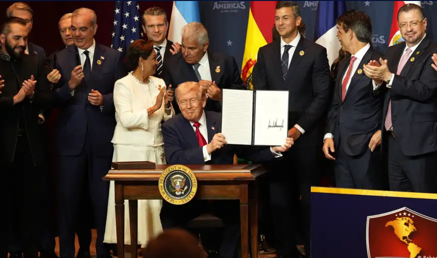 Donald Trump anunciando la alianza Escudo de América en Florida 2026.