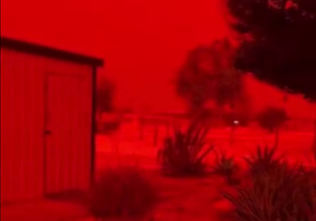 EL CIELO DE AUSTRALIA OCCIDENTAL SE TIÑÓ DE ROJO SANGRE ANTE EL AVANCE DEL CICLÓN NARELLE