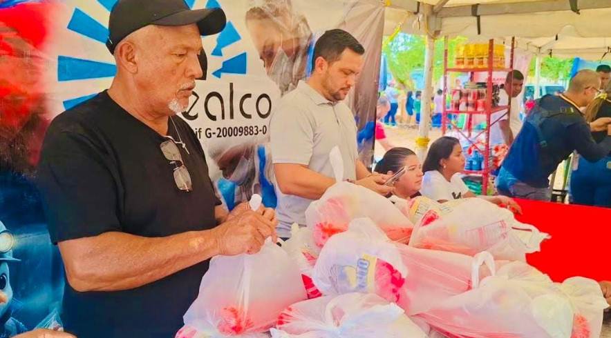 Jornada de Campo Soberano en el sector La Chamarreta de Maracaibo con venta de alimentos y atención médica