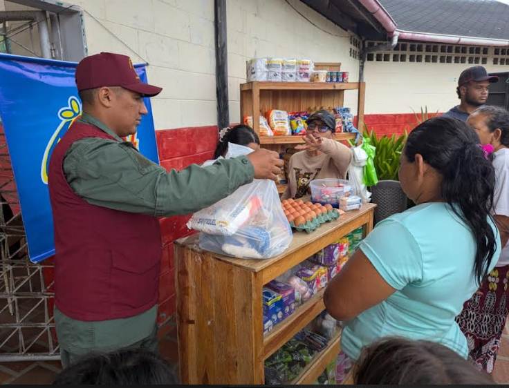 Jornada de atención social en la Comuna El Libertador, municipio Colón