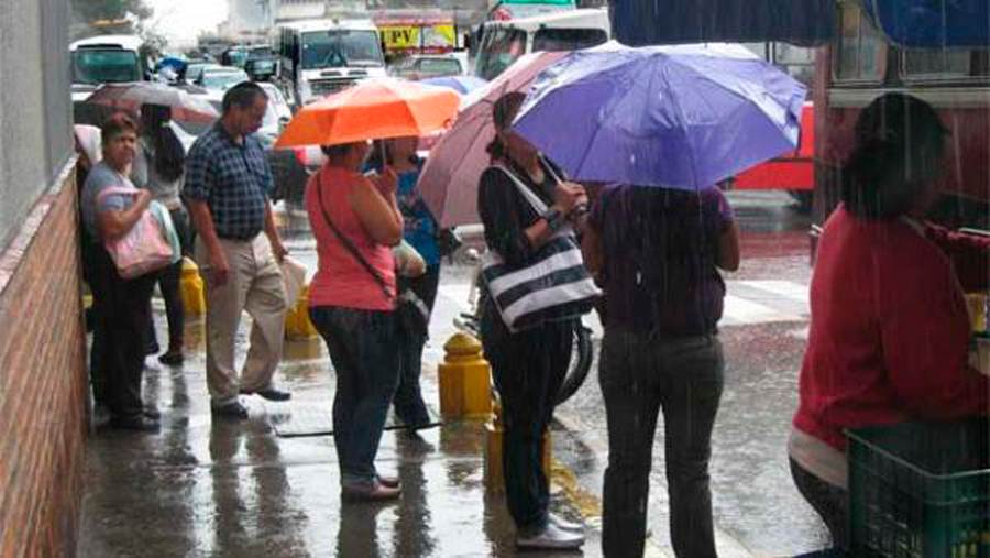 Venezuela mostrando nubosidad y lluvias dispersas en el estado Zulia y zonas del sur