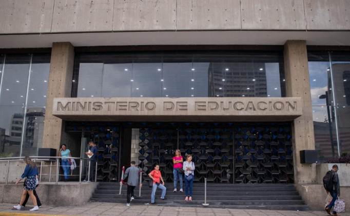 Circular oficial del Ministerio de Educación de Venezuela sobre los días feriados de Semana Santa 2026